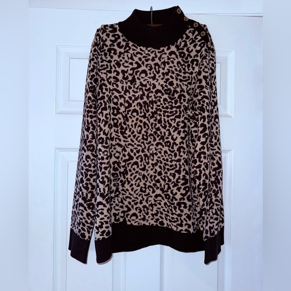 Calvin Klein Leopard Print Sweater Medium Gold Button Shoulder - Picture 1 of 4